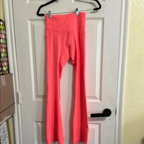 Free People Movement Coral Flare Leggings with Leg Slit with Pockets NWOT XS - Picture 1 of 4